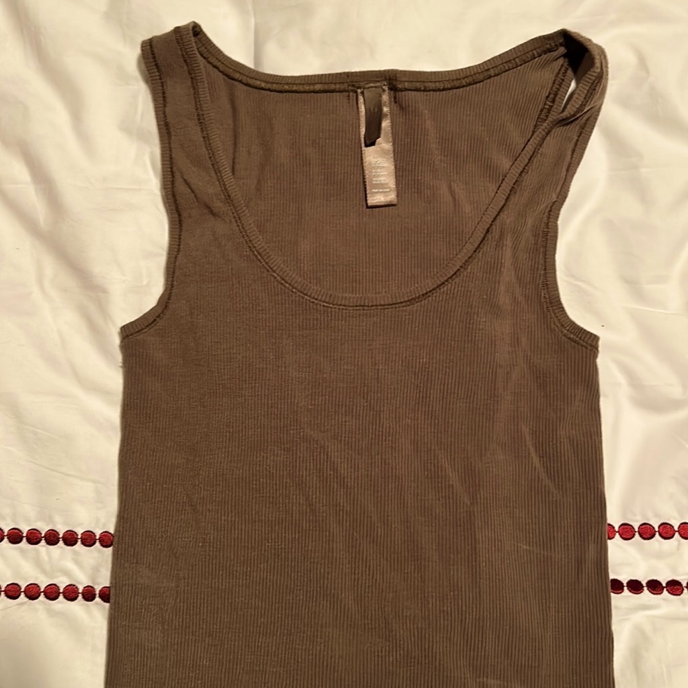 Skims Fit Everybody tank